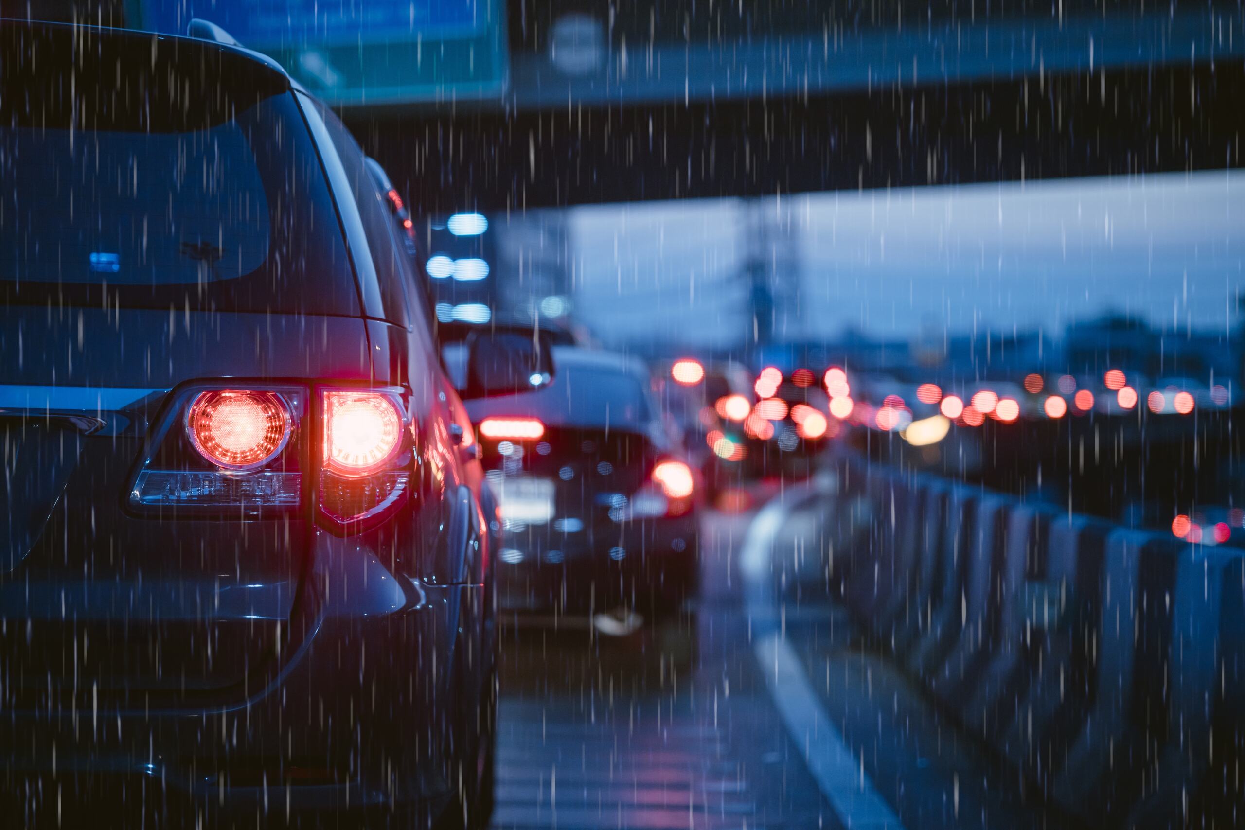 Rainy traffic scene represented by Fort Worth car accident lawyers.