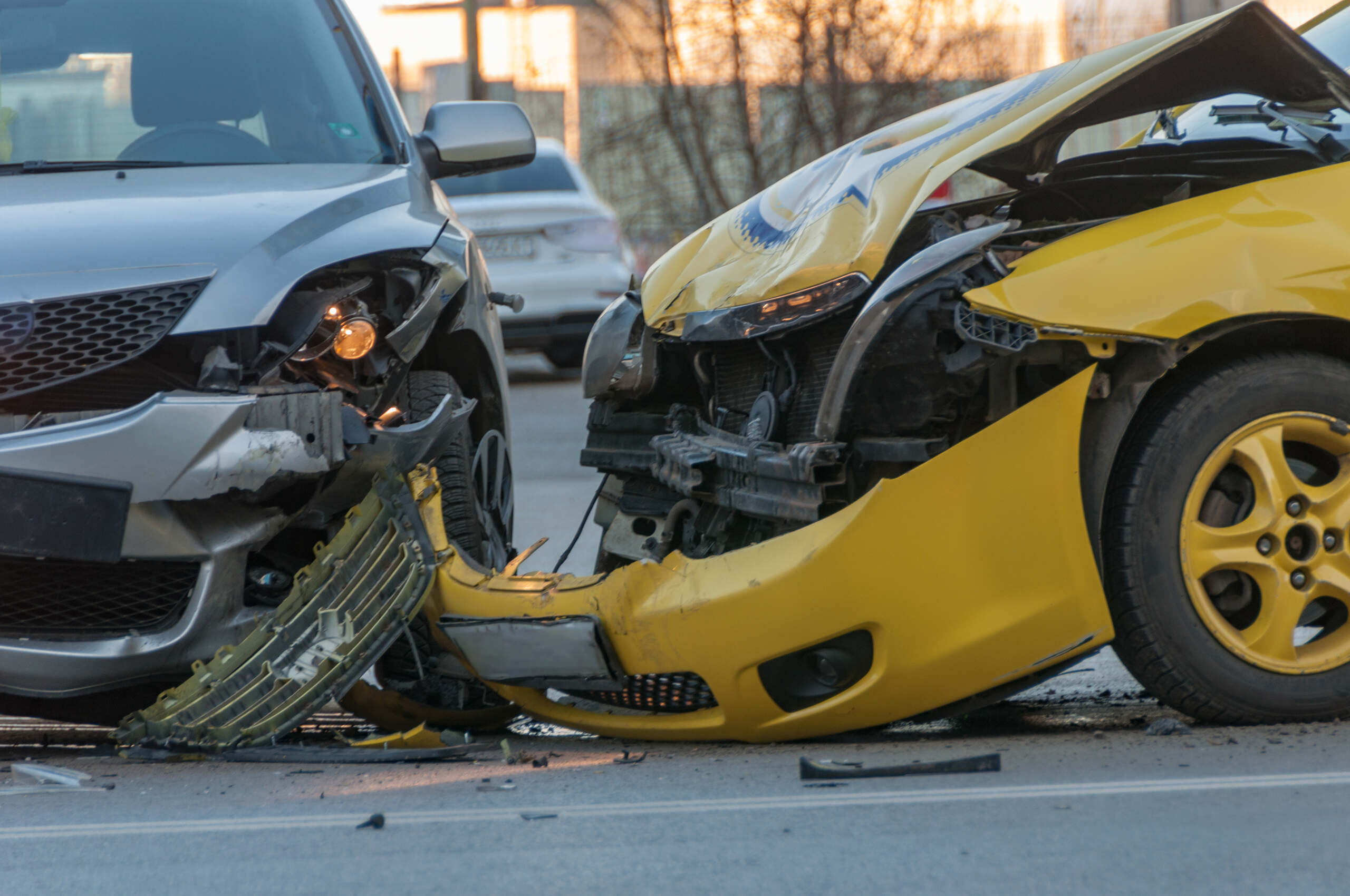 Front-end crash involving a yellow taxi in rideshare vs. taxi accidents in Fort Worth.